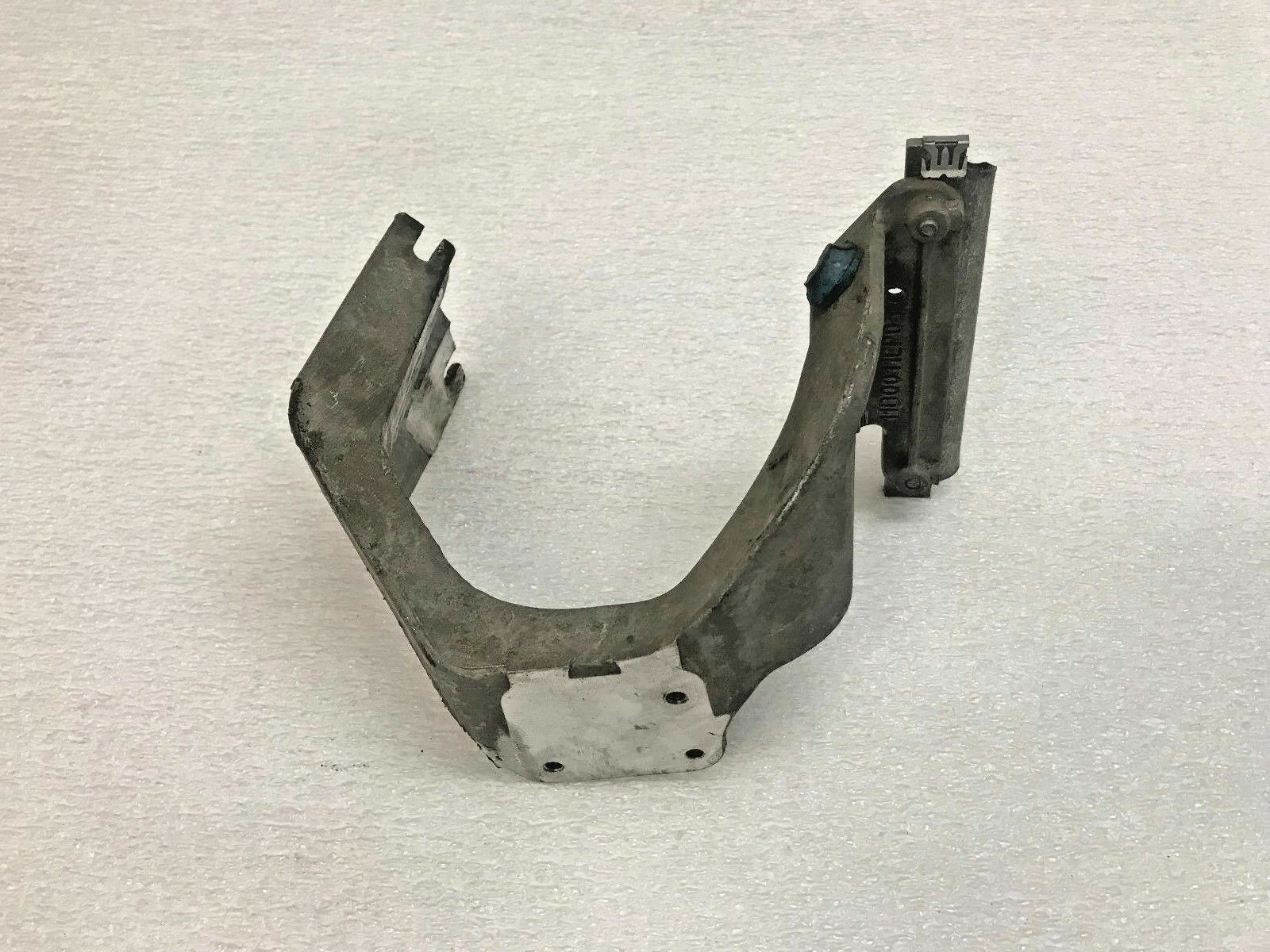 MCLAREN MP4-12C BRACKET OEM 11D0011CP03 11D0011CP
