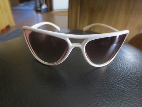 Vintage Lindsey Kildow Aviator White Sunglasses - Picture 1 of 11