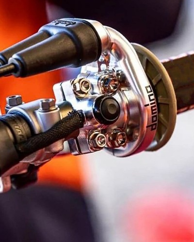 Ducati Monster Domino XM2 Quick Action Throttle - Picture 6 of 9
