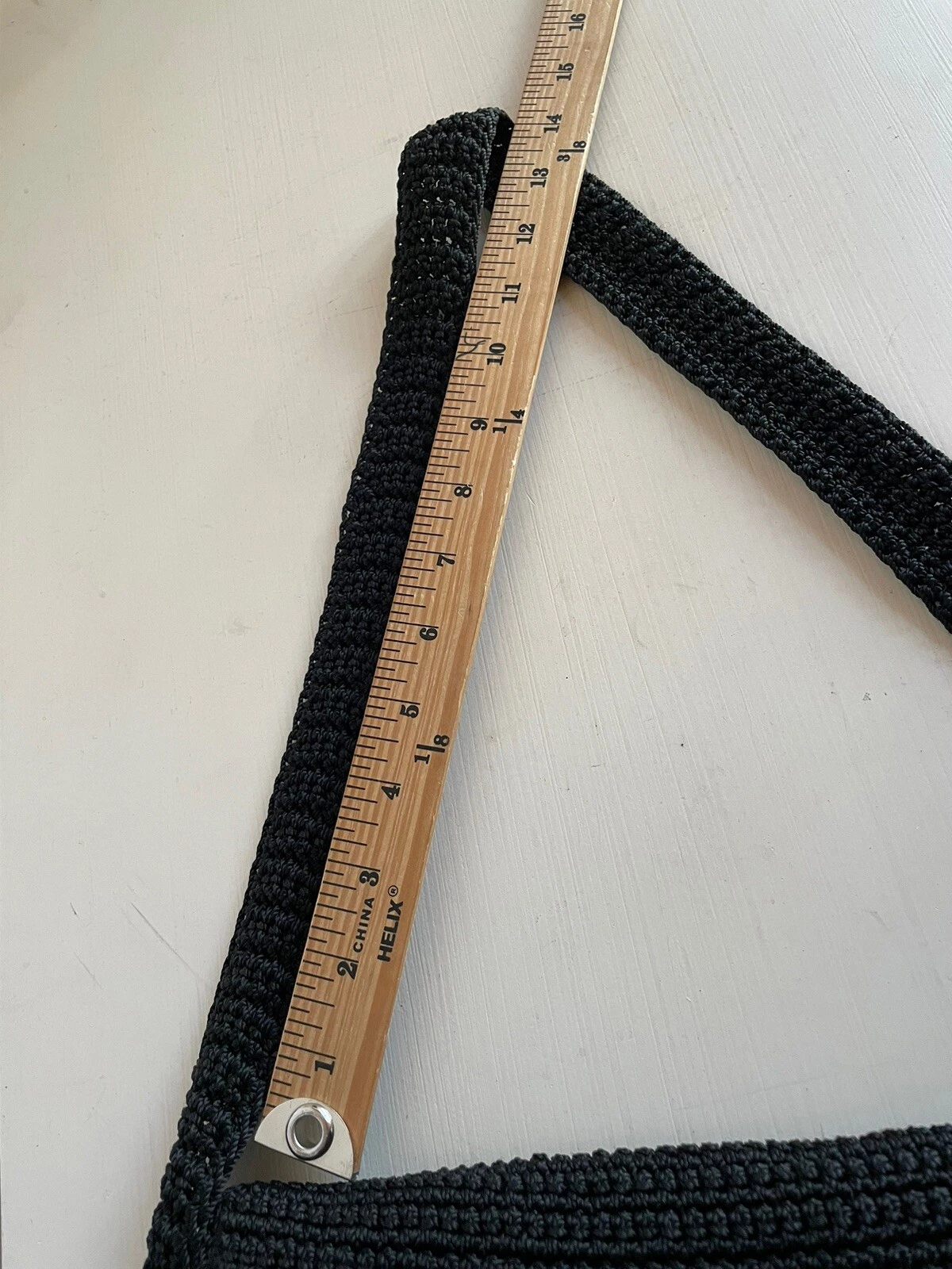 The Sak borsa a tracolla boho all'uncinetto nera