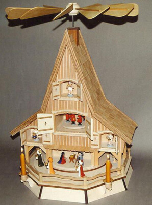 Laubsägevorlage für eine 8-eckige Weihnachtspyramide ''Adventshaus'' 