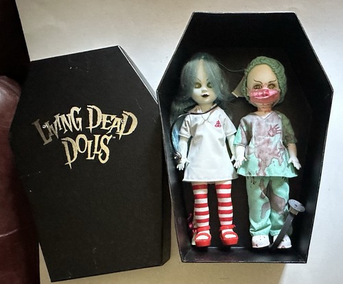 MEZCO LIVING DEAD PUPPEN DOKTOR DEDWIN UND KRANKENSCHWESTER NEKRO IN OFFENER BOX - Bild 2 von 9