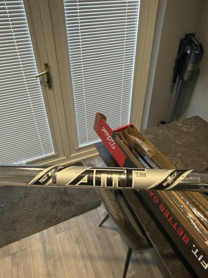 2019 Titleist T-200 Irons 4-PW Right Hand AMT Black S300 Stiff (comes With Box). - Image 3 of 4