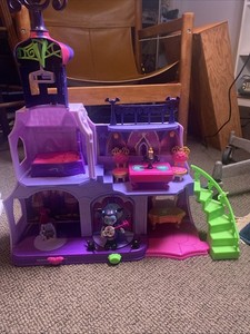 Disney Junior Vampirina Spookelton Castle Playset Open
