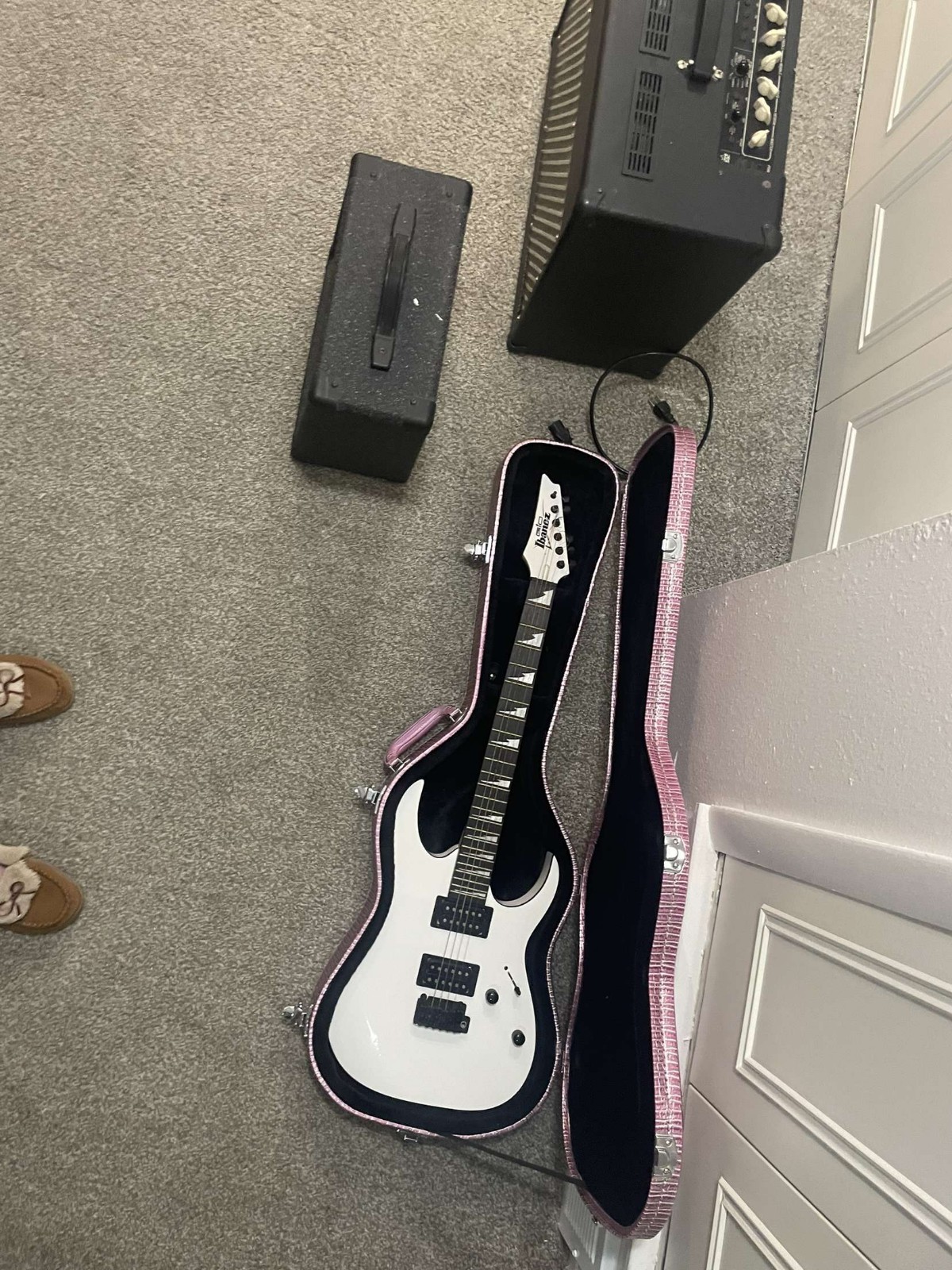 Guitar Set Up Tube Amp With Standard State Amp A Guitar All In Working Condition