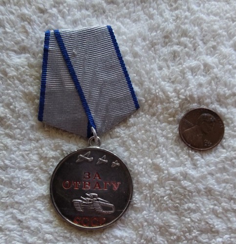 Post World War 2 Soviet Medal For Courage I. Battle Medal