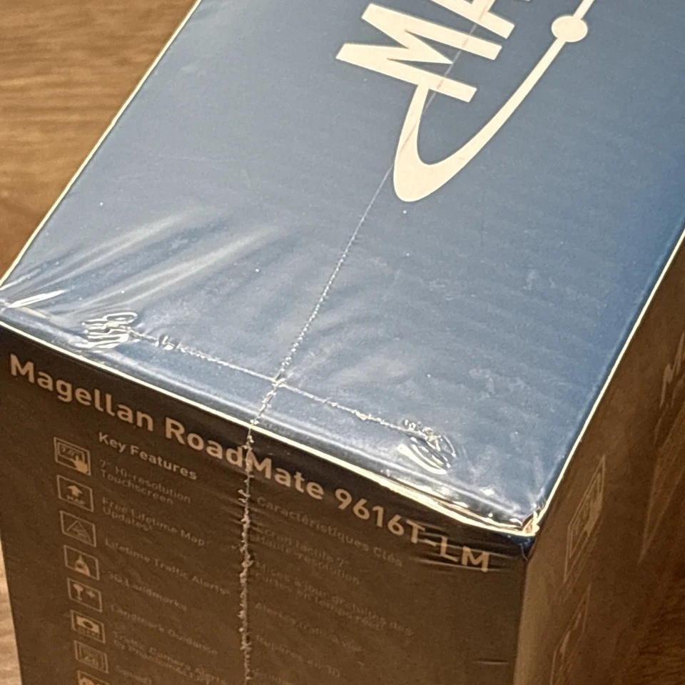 Magellan RoadMate 9616T-LM 7" Premium 3D Landmarks GPS Navigator System NIB - Image 2 of 4