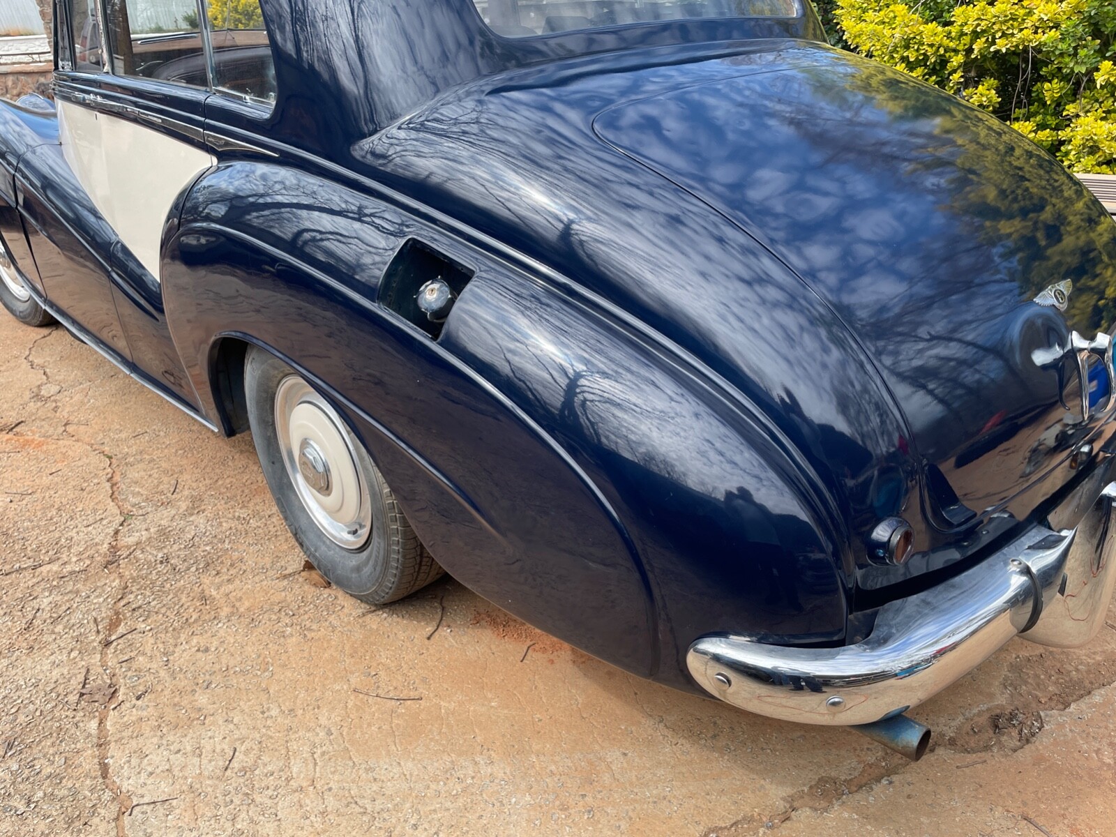 COACHBUILT ROLLS ROYCE BENTLEY HINGES. THE WORLDS LARGEST 1946-65 USED INVENTORY