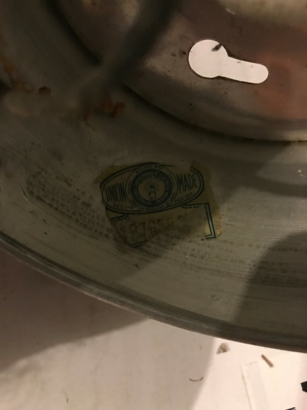 Vintage Leviton 8101 1Circuit 2 Piece Sliver Lamp Holder with Union