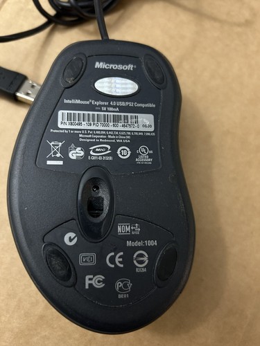 Microsoft IntelliMouse Explorer 4.0 a USB Model 1004 Silver 5 Button Tilt Wheel - Picture 8 of 9