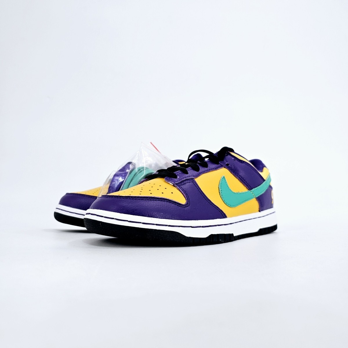 Nike Lisa Leslie x Dunk Low Womens Size 8 Shoes Court Purple