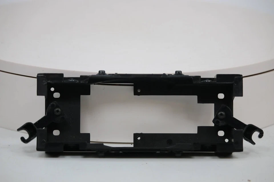 Lionel Postwar #41 Army Switcher O/O27 Locomotive Chassis Frame Only w/ Couplers - Image 2 of 4