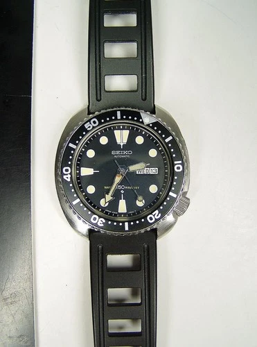 Vtg SEIKO TURTLE DIVE WATCH 6309-7049 English Arabic Time Works but Not Day/Date