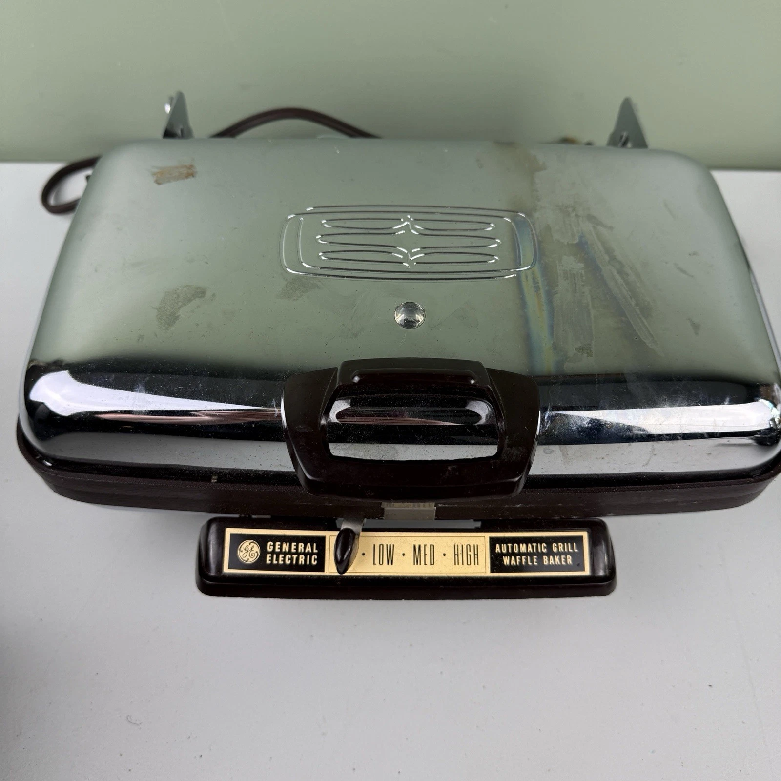 Vintage General Electric Automatic Grill Waffle Maker A4G44T Tested Works USA
Opens in a new window