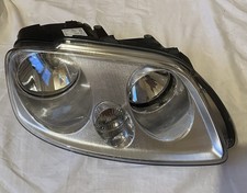 Volkswagen Tuoran Right Front Headlight Headlamp 2009-2010.  2K0 941 006 C