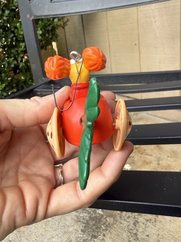 McDONALD'S FRAGGLE ROCK VINTAGE 1988 HAPPY FOOD Rojo TOY CAR Adorno Girado Foto 3 de 4