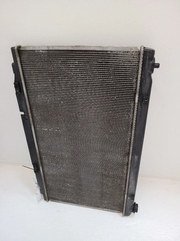 2009 - 2016  TOYOTA VENZA Radiator 2GRFE Engine 6 Cylinder  - Image 4 of 4