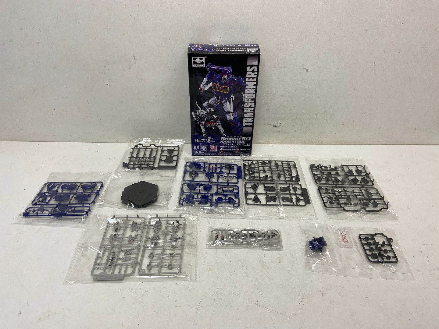 Transformers Bumblebee Soundwave & Ravage SK05 Plastic Model Kit