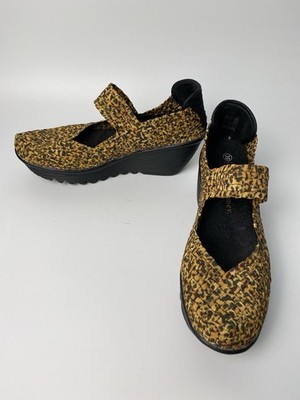 Bernie Mev Lulia Platform Wedge Animal Print Mary Jane Comfort Shoes 39 (US 8.5)
