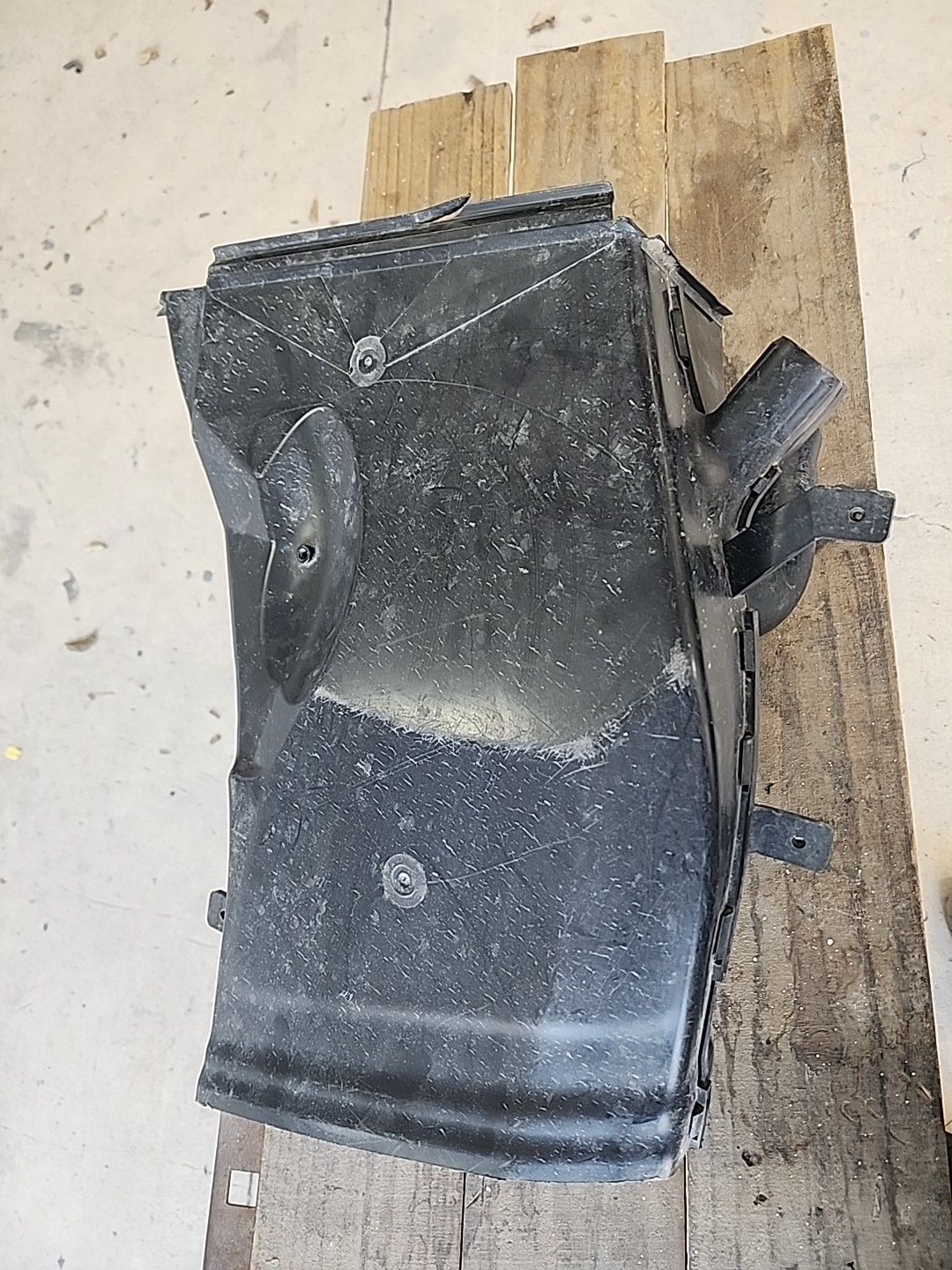 2018 AUDI R8 QUATTRO OEM REAR RIGHT AIR INTAKE DUCT GUIDE 4S7121334