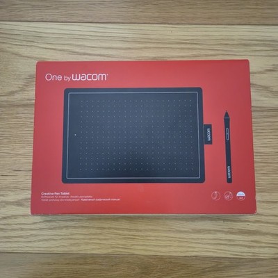 Wacom One CTL-672 Medium Grafiktablett Zeichnen Stifttablett USB schwarz rot verpackt