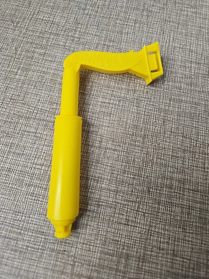 Hot Wheels Track Parts and Accessories Lot ~ 16 pcs Track, Launcher, connectors - Image 4 of 4