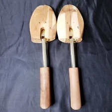 MENS Cedar Shoe Keepers by Rochester Size L Large Unbranded Vintage