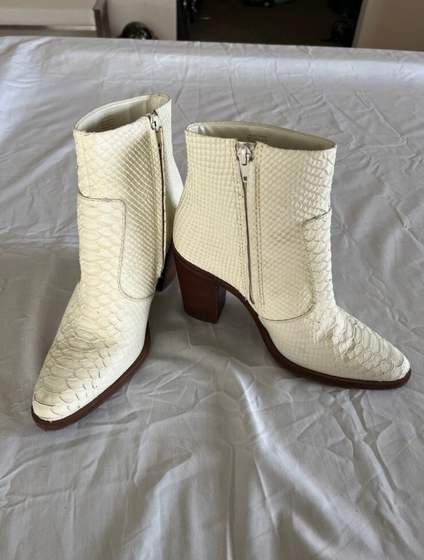 Gianni Bini White Leather Snakeskin Ankle Boots Women’s 8.5