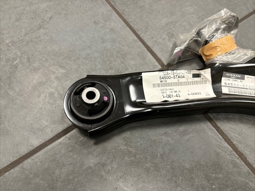 Genuine Right Front Lower Control Arm Wishbone For NISSAN Serena C25 C26 2010-16 - Picture 6 of 8