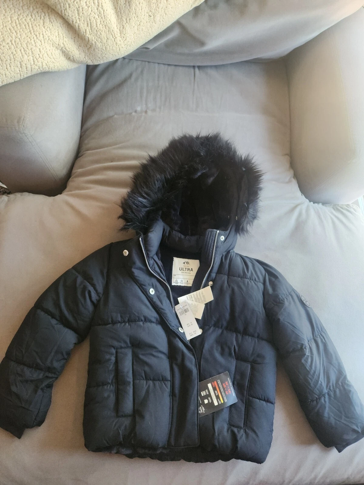 Abercrombie & Fitch Ultra Collection Kids 7/8 Wind & Water Resistant Fabric