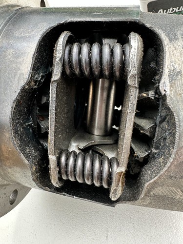 546050 Auburn Gear Grip-N-Loc Differential 28-Spline for 71-88 GM 8.5/8.6 in. - Picture 2 of 5