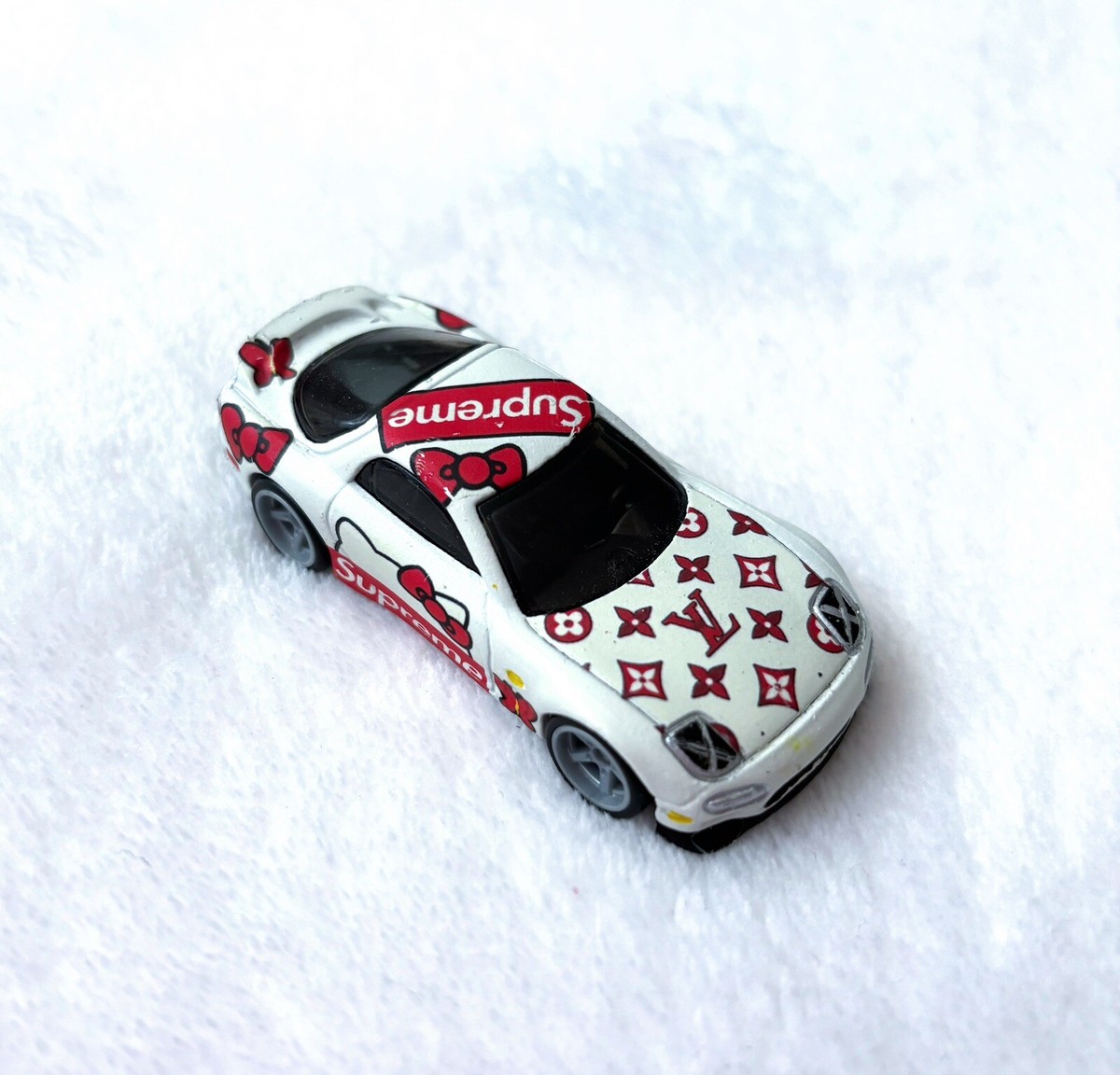 ミニカー Supreme - supreme Hot Wheels ✨VINTAGE HOT WHEELS LV SUPREME HELLO KITTY RARE HOT WHEELS