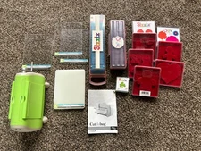 Cuttlebug Cutter & Embossing Machine & Lot of Accessories