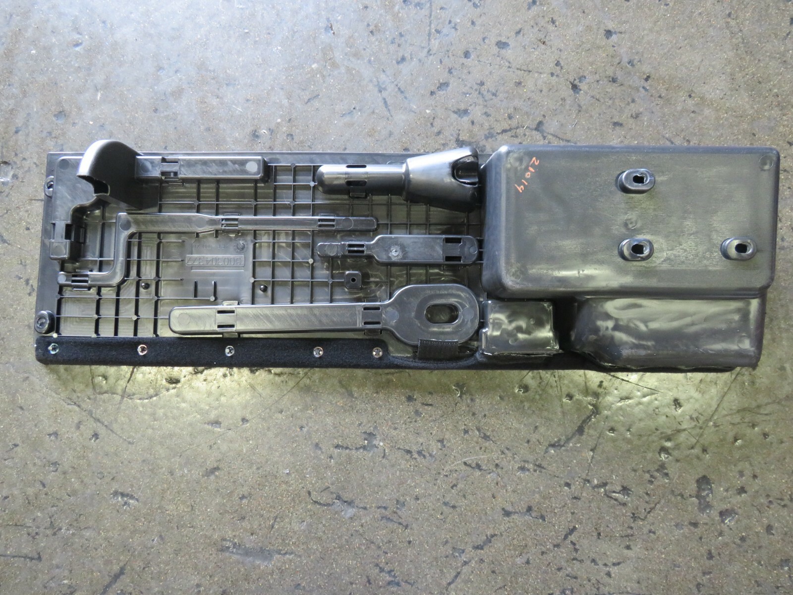 Ferrari California T, Tool Kit Tray Holder, Used, P/N 304377