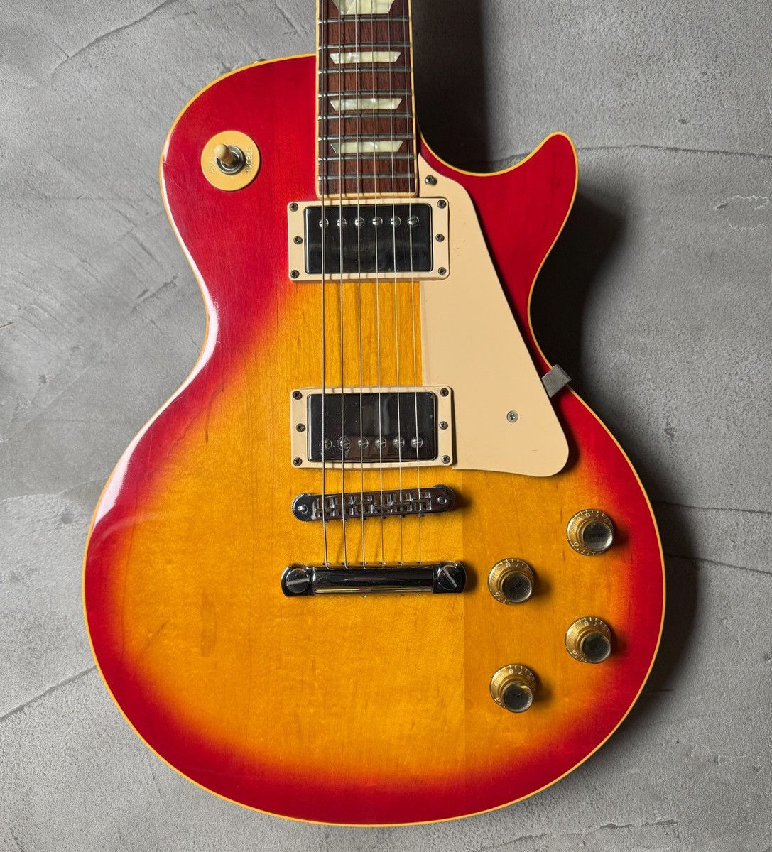Gibson 1977 Les Paul Standard Cherry Sunburst Used Electric