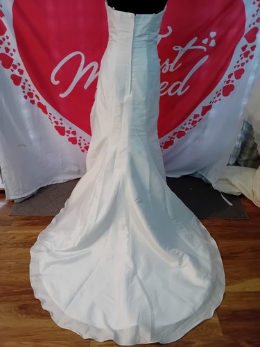 BNWT Wedding Dress size 12 white taffeta Romantica, check measurements T - Picture 4 of 5