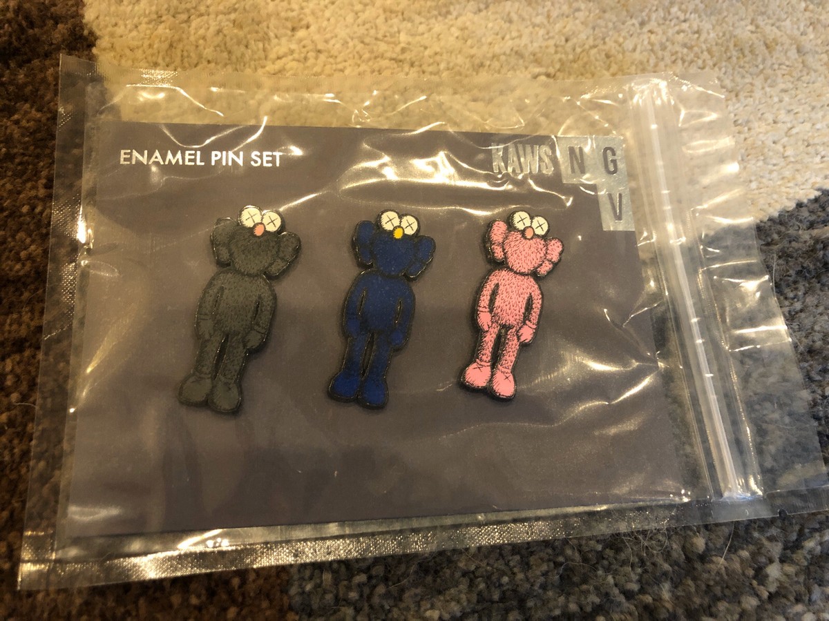 KAWS NGV PINS ピンバッチ カウズ　BFF Pins KAWS NGV PINS ピンバッチ カウズ BFF Pins KAWS NGV PINS