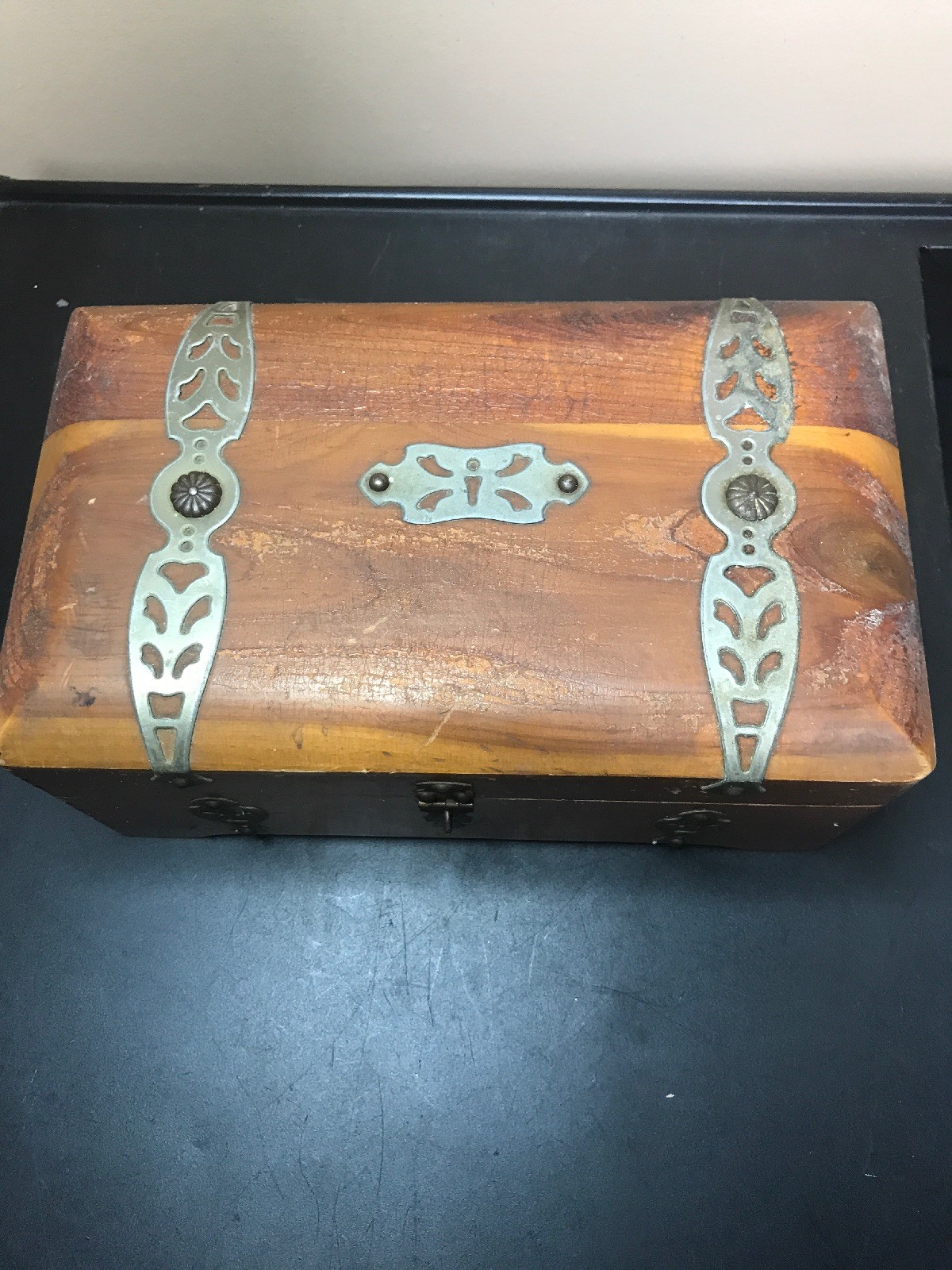 Vintage Jewelry Box McGraw Box Company NY. Rounded Treasure Chest Top