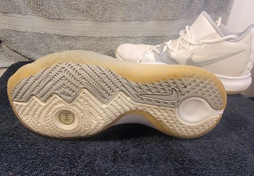 Nike-Men's white Nike Kyrie #11 Flytrap Metallic Silver sneakers Size 7.5 - Picture 9 of 9