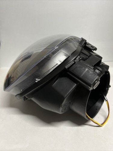 2005-2010 VW Jetta TYC 20-A317B Headlamp Assembly Halogen Drivers Side - Picture 9 of 9