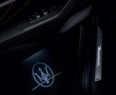 Maserati 純正LEDカーテシーライト Amazon.co.jp: マセラティカーテシランプ レーザーロゴライト