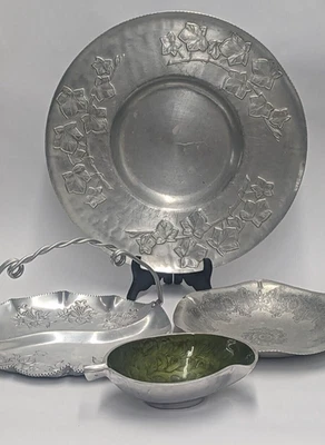 Vintage Lot of 4 Aluminum Trays Everlast Wilson Specialties Shabby Chic - Image 1 of 4