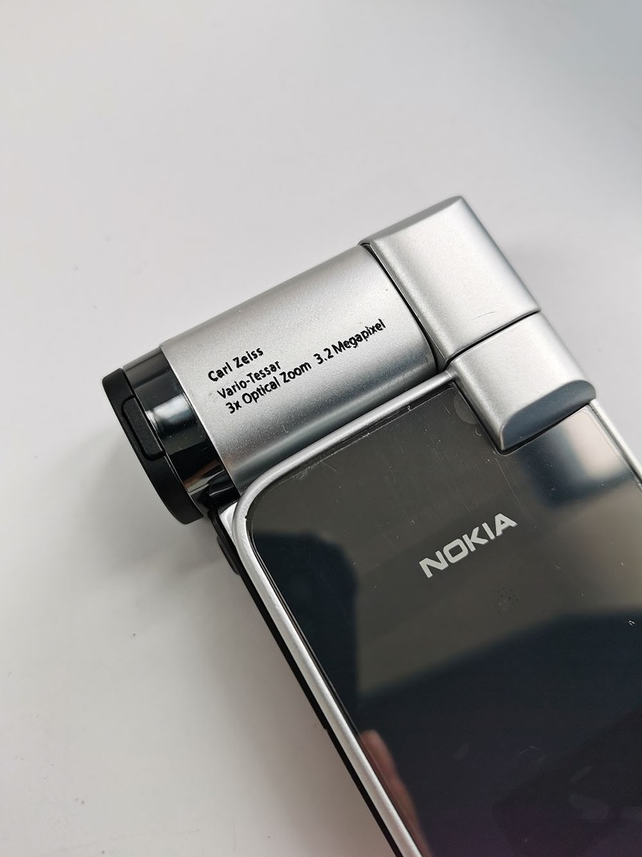 Nokia N93 携帯電話本体 シルバー Sim フリー Nokia N93 N93i 3G WIFI 3.15MP 2.4
