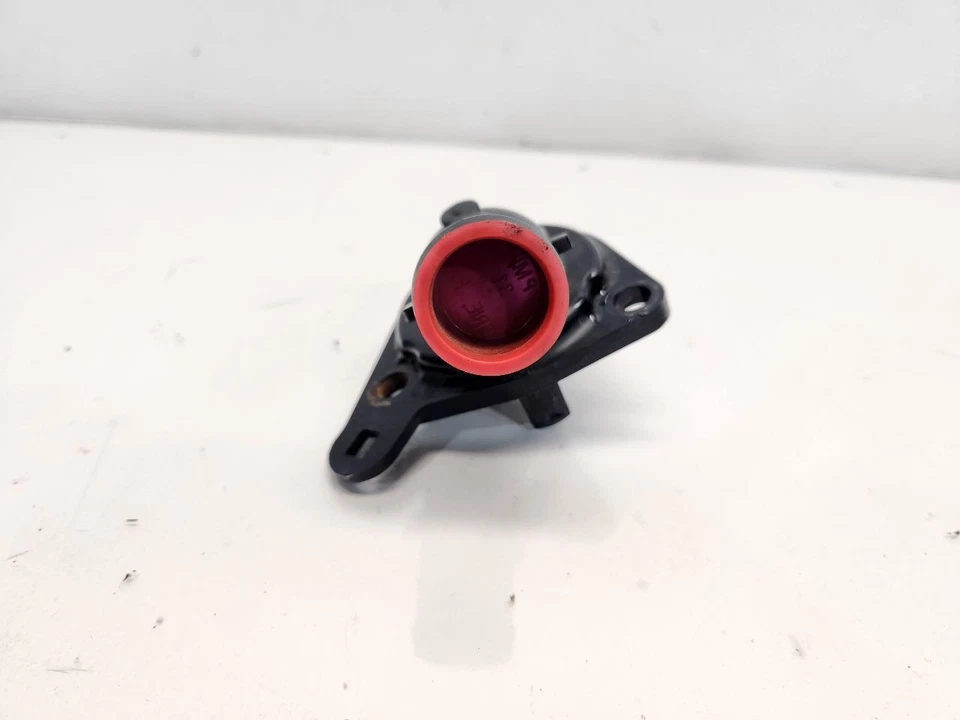 Honda CR-V 2005 (2,4 L/EX) carcasa termostato  Foto 3 de 4