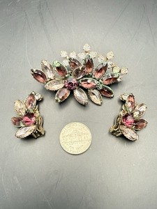 Vintage Floral Purple And Clear Rhinestone Brooch Pin And Clip On Earrings Set
