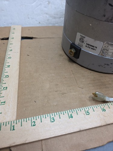 Tennant Motor 1210910 HAS ONE BROKEN ELECTRICSL LUG. SEE PHOTOS - Picture 4 of 10