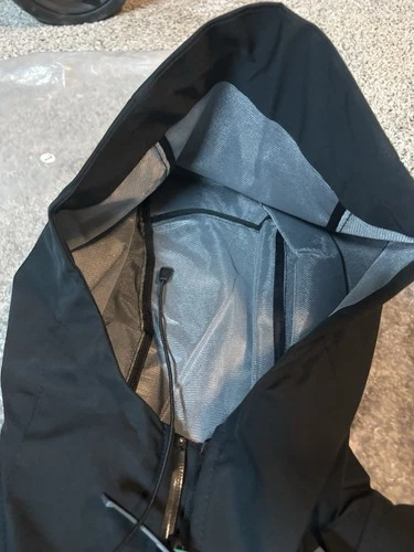 Arc’teryx Beta LT Waterproof GORE-TEX Jacket – Black  Brand New with Tags Size L image 3
