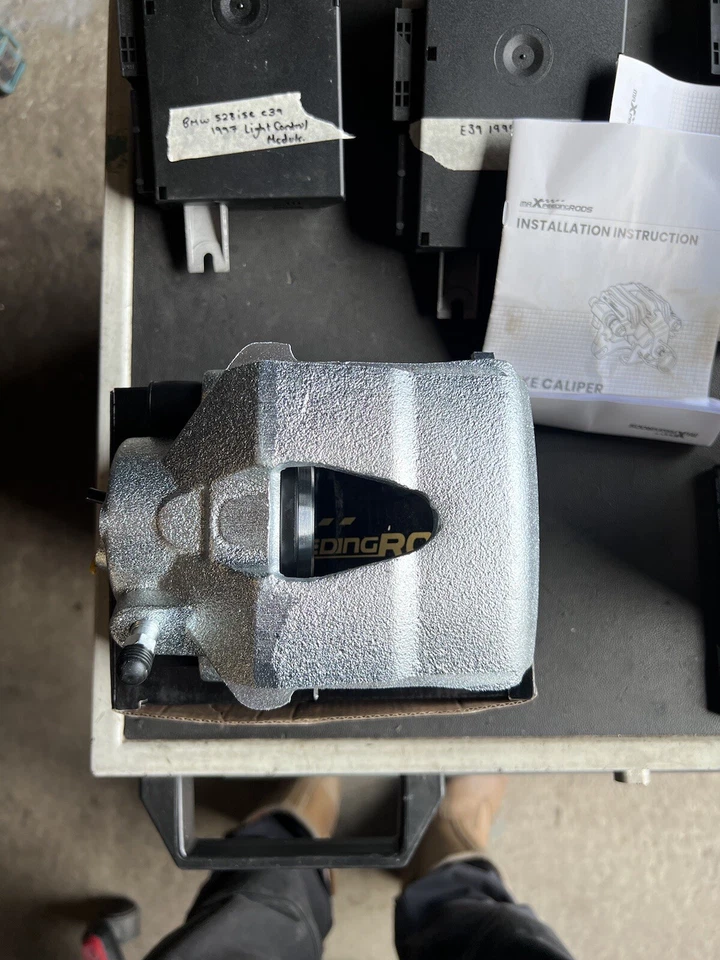 PINZAS DE FRENO DELANTERAS MAXSPEEDRODS AUDI A1 Foto 4 de 4