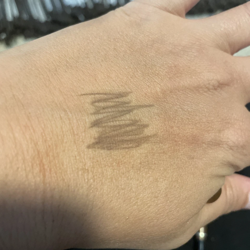 Lápiz automático de cejas Peripera Speedy, gris-marrón, LOTE DE 10 maquillaje Ulta Foto 2 de 3