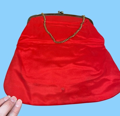 Vintage Red Silk Envelope Clutch Purse With Gold Chain & Rhinestone Clasp - Picture 3 of 6